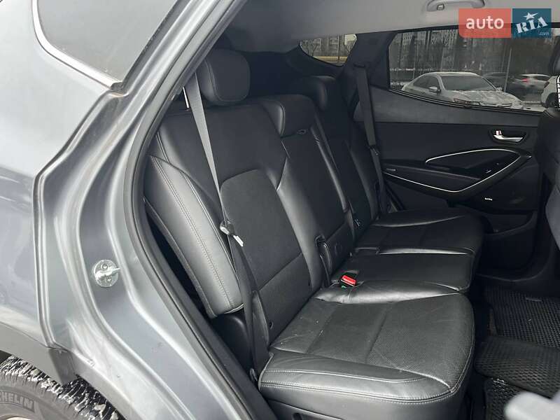 Внедорожник / Кроссовер Hyundai Santa FE 2017 в Киеве