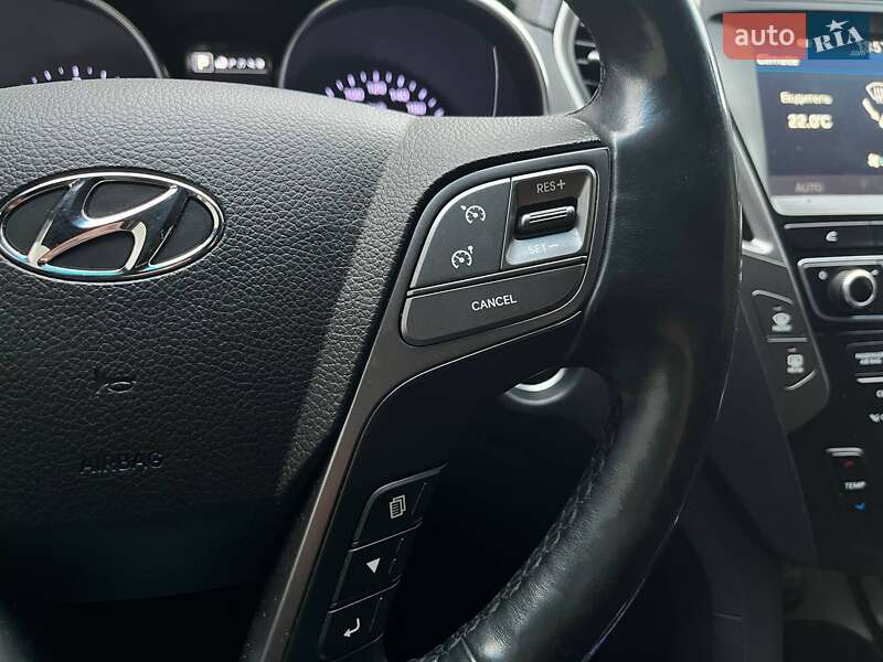 Внедорожник / Кроссовер Hyundai Santa FE 2017 в Киеве
