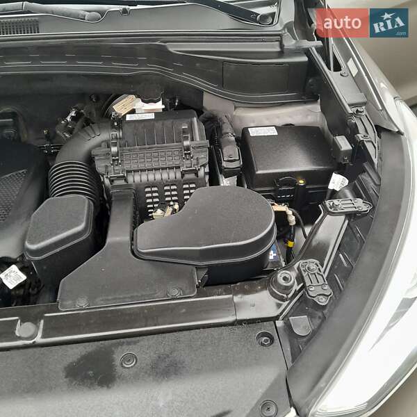 Позашляховик / Кросовер Hyundai Santa FE 2015 в Бердичеві фото 16 Позашляховик / Кросовер Hyundai Santa FE 2015 в Бердичеві