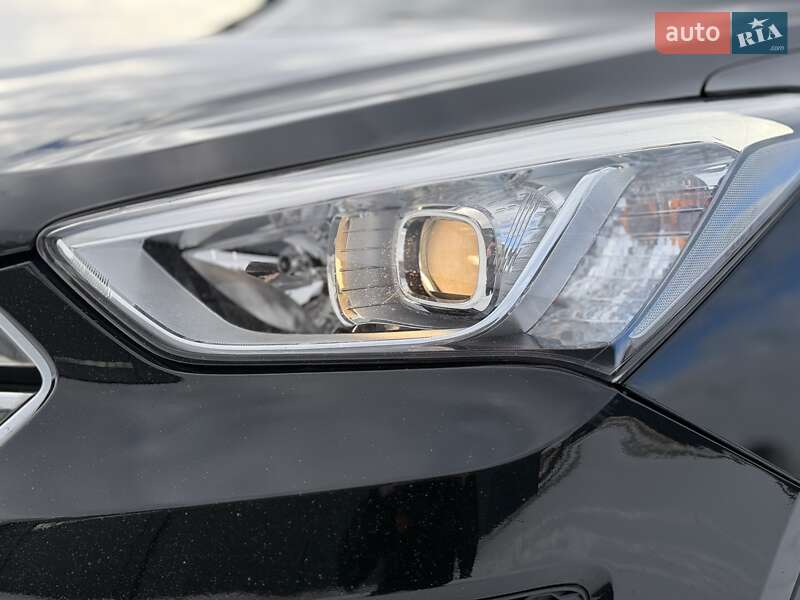 Позашляховик / Кросовер Hyundai Santa FE 2015 в Львові