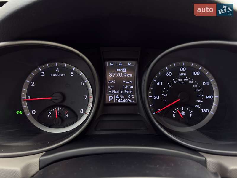 Позашляховик / Кросовер Hyundai Santa FE 2015 в Львові