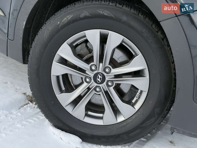 Позашляховик / Кросовер Hyundai Santa FE 2015 в Львові