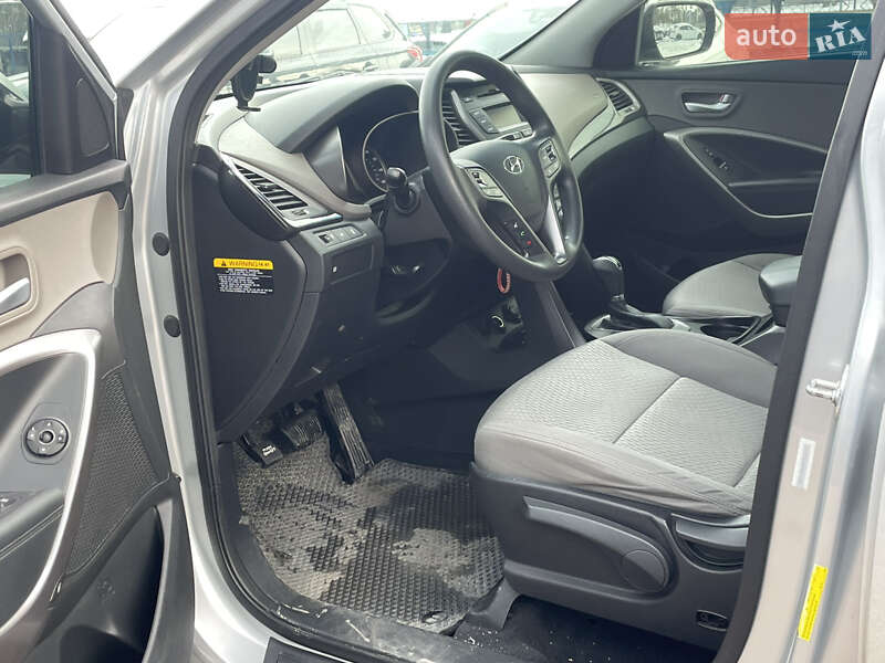 Внедорожник / Кроссовер Hyundai Santa FE 2015 в Киеве