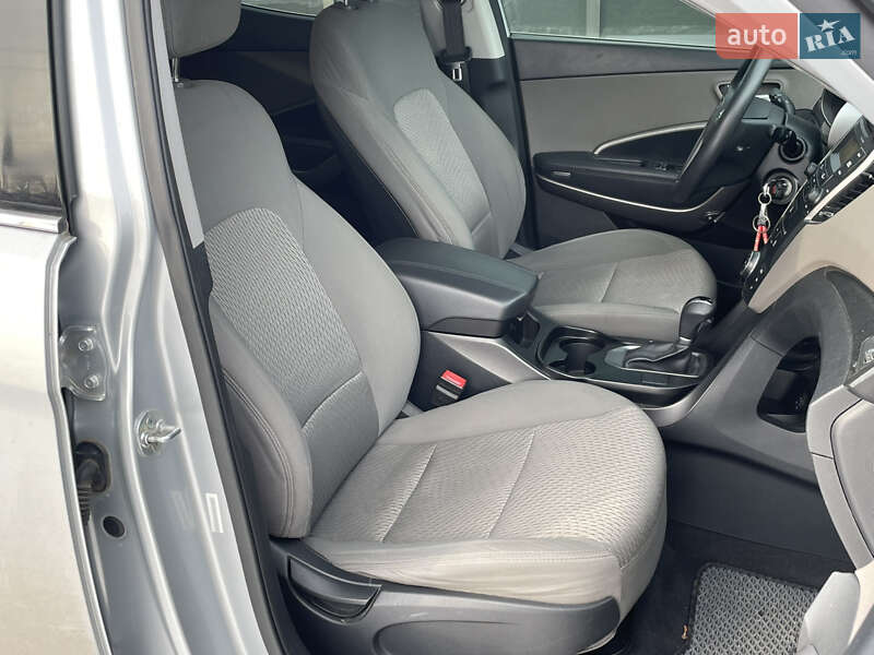 Внедорожник / Кроссовер Hyundai Santa FE 2015 в Киеве