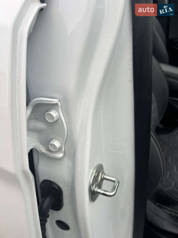 Позашляховик / Кросовер Hyundai Santa FE 2017 в Одесі