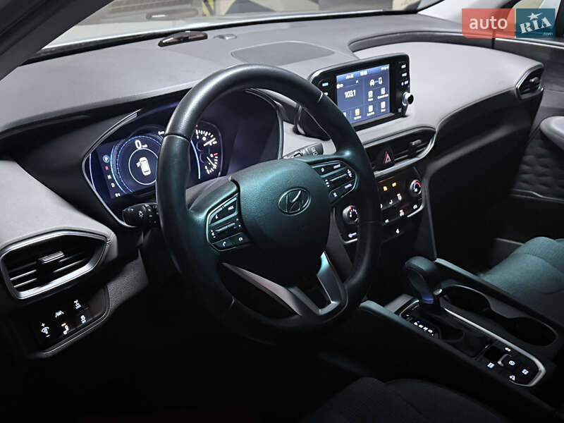 Внедорожник / Кроссовер Hyundai Santa FE 2019 в Одессе