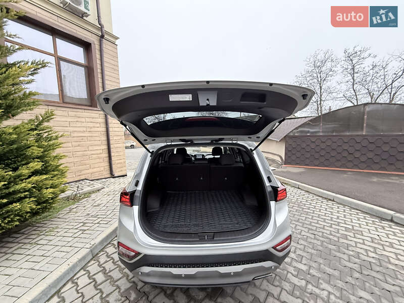 Внедорожник / Кроссовер Hyundai Santa FE 2019 в Одессе