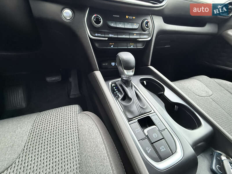 Внедорожник / Кроссовер Hyundai Santa FE 2019 в Одессе