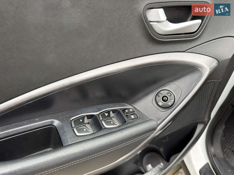 Внедорожник / Кроссовер Hyundai Santa FE 2013 в Одессе
