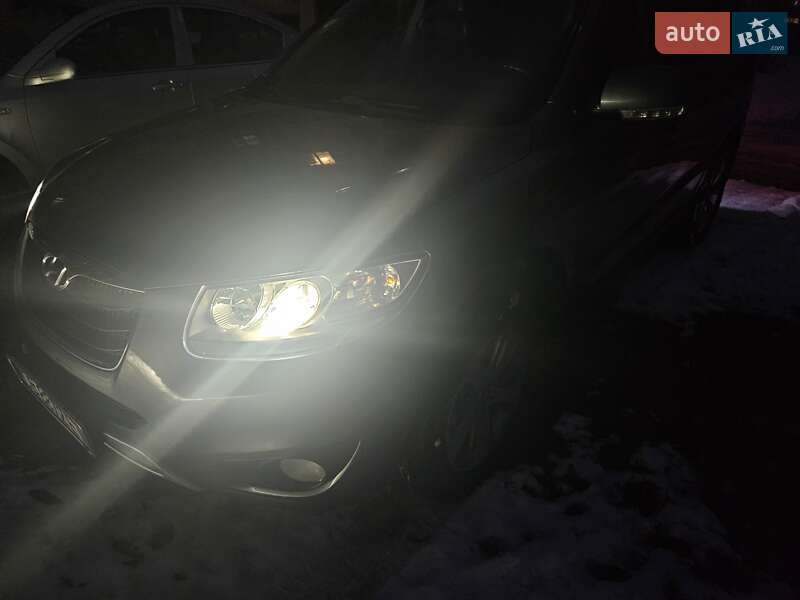 Внедорожник / Кроссовер Hyundai Santa FE 2012 в Чернигове