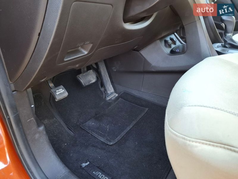 Внедорожник / Кроссовер Hyundai Santa FE 2016 в Киеве