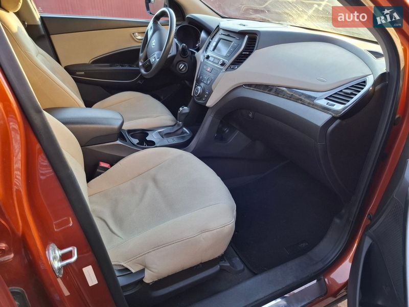 Внедорожник / Кроссовер Hyundai Santa FE 2016 в Киеве