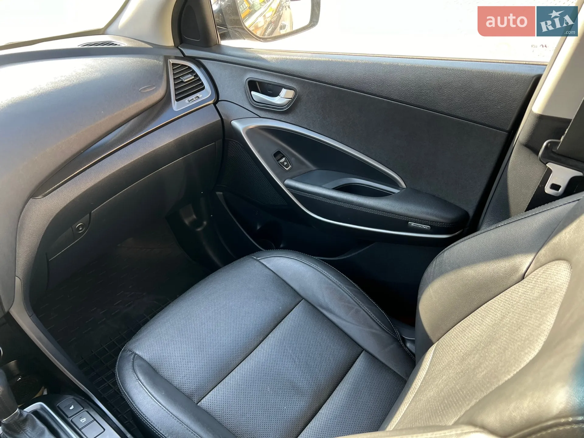 2017 Hyundai Santa Fe - мініатюра 19