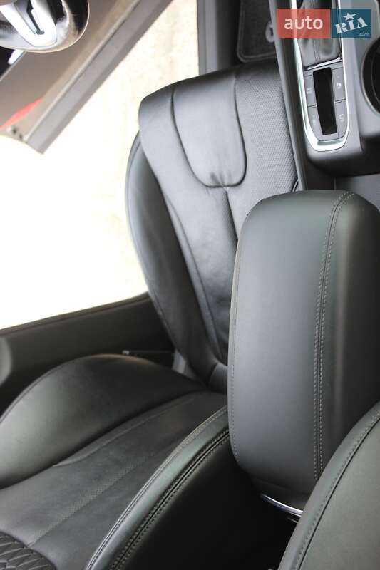 Внедорожник / Кроссовер Hyundai Santa FE 2018 в Днепре