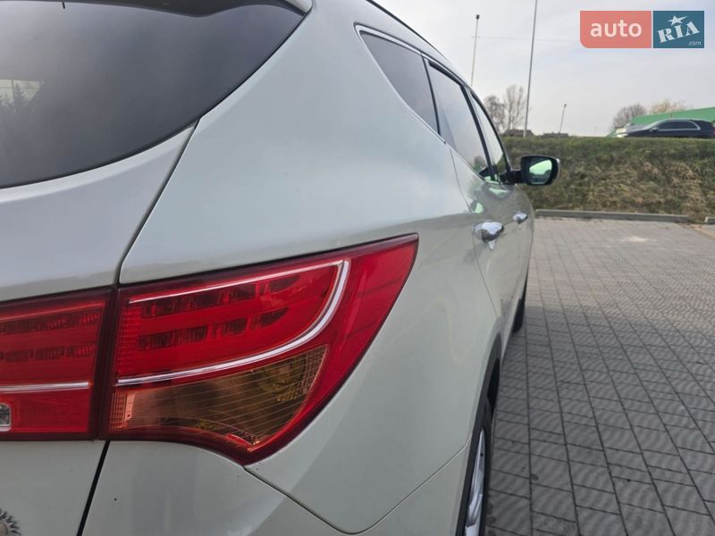 Внедорожник / Кроссовер Hyundai Santa FE 2014 в Стрые