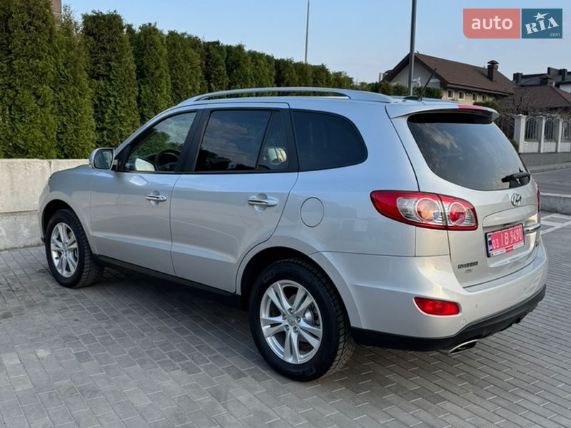 Внедорожник / Кроссовер Hyundai Santa FE 2012 в Ровно