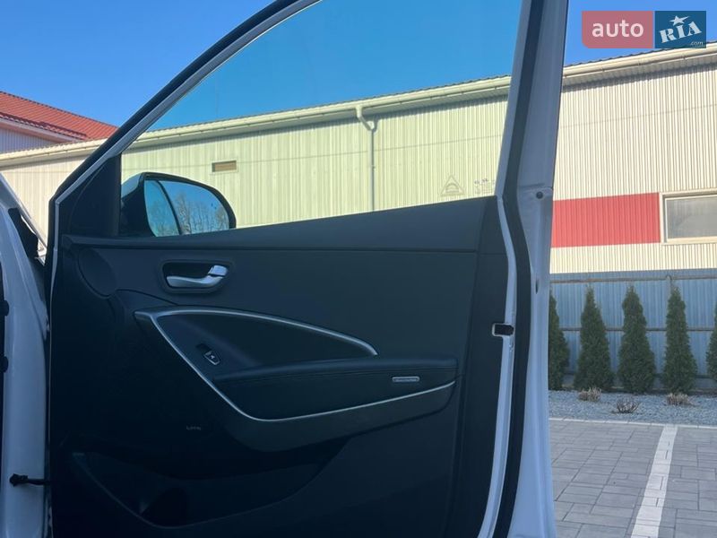 Внедорожник / Кроссовер Hyundai Santa FE 2016 в Луцке