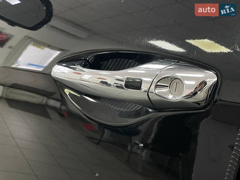 Внедорожник / Кроссовер Hyundai Santa FE 2016 в Киеве