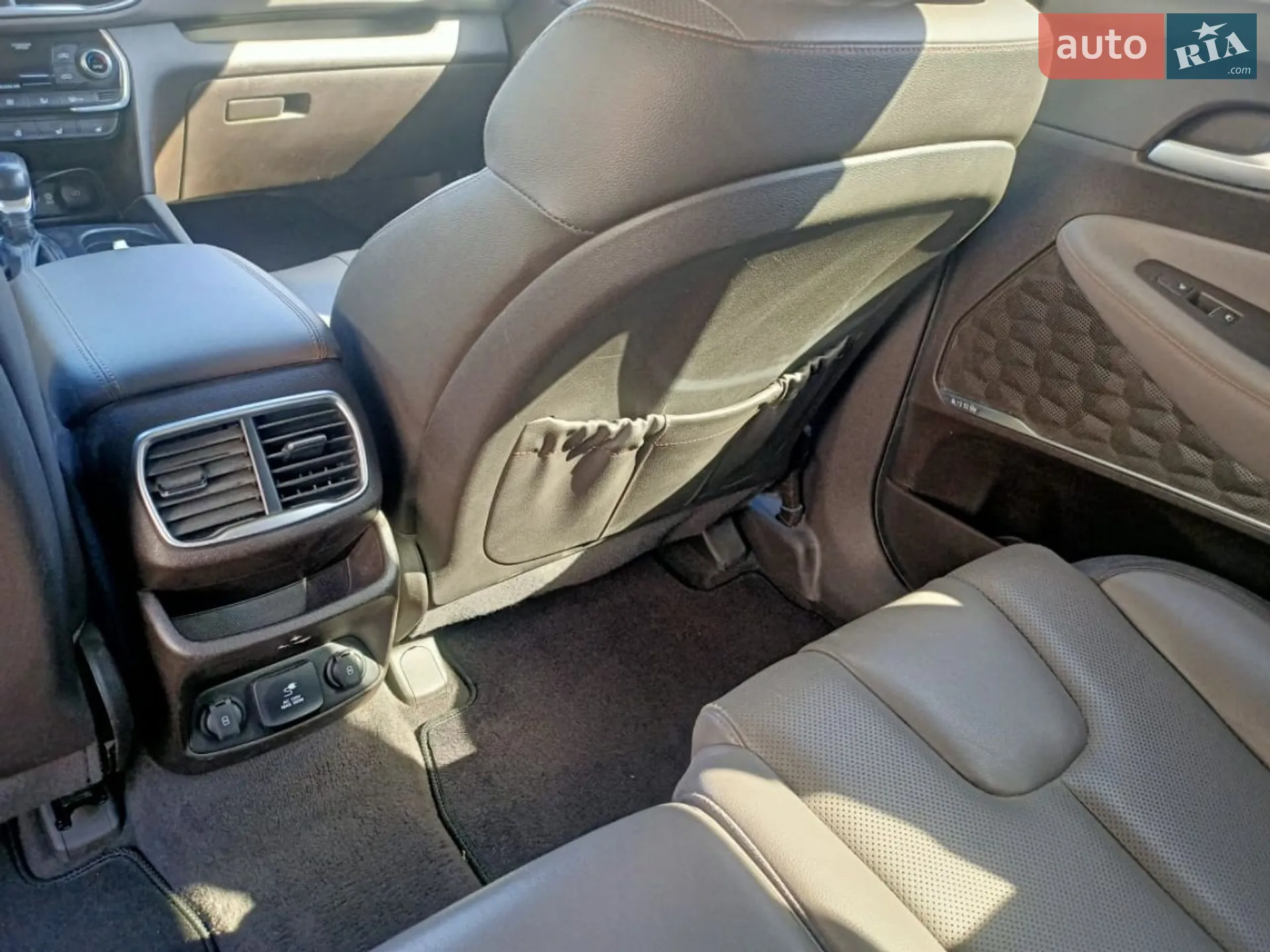 2019 Hyundai Santa Fe - мініатюра 16