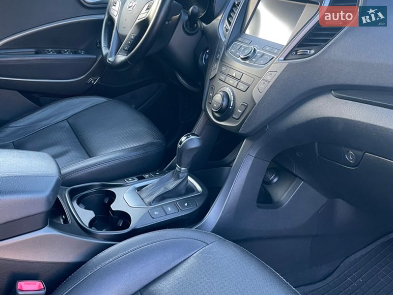 Позашляховик / Кросовер Hyundai Santa FE 2013 в Луцьку