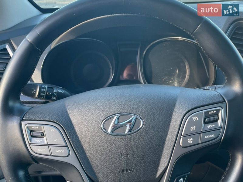 Позашляховик / Кросовер Hyundai Santa FE 2013 в Луцьку