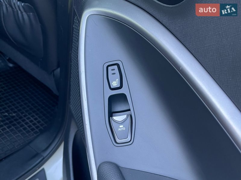 Позашляховик / Кросовер Hyundai Santa FE 2013 в Луцьку