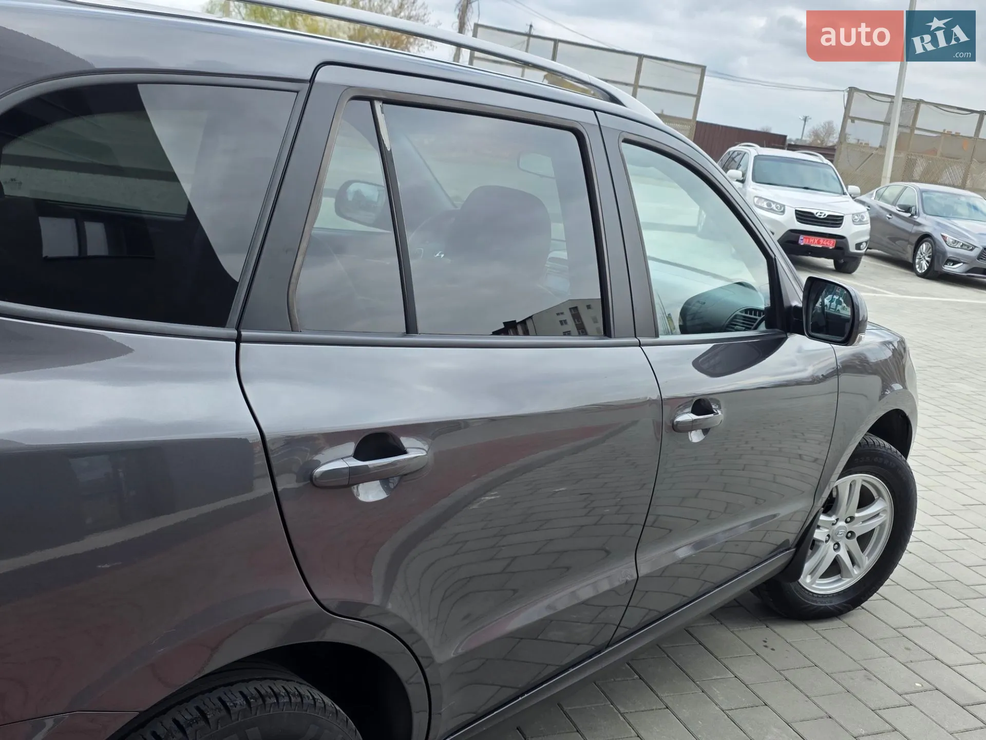 2011 Hyundai Santa Fe - мініатюра 34