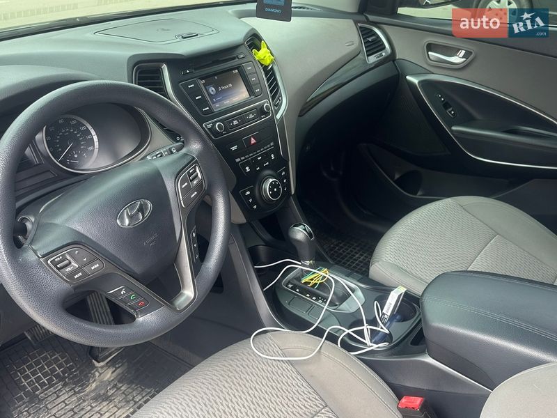 Внедорожник / Кроссовер Hyundai Santa FE 2016 в Каменец-Подольском