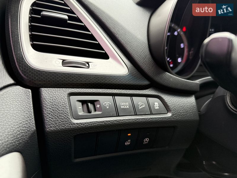 Внедорожник / Кроссовер Hyundai Santa FE 2016 в Житомире