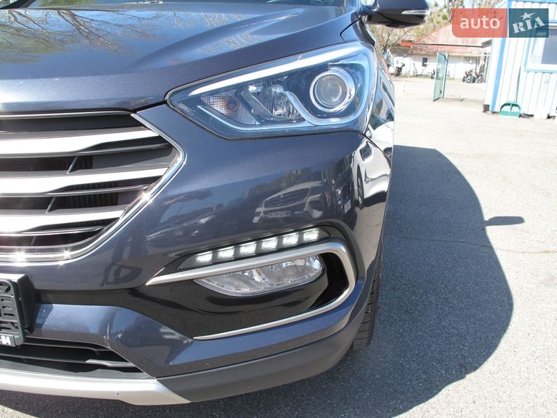 Внедорожник / Кроссовер Hyundai Santa FE 2016 в Киеве