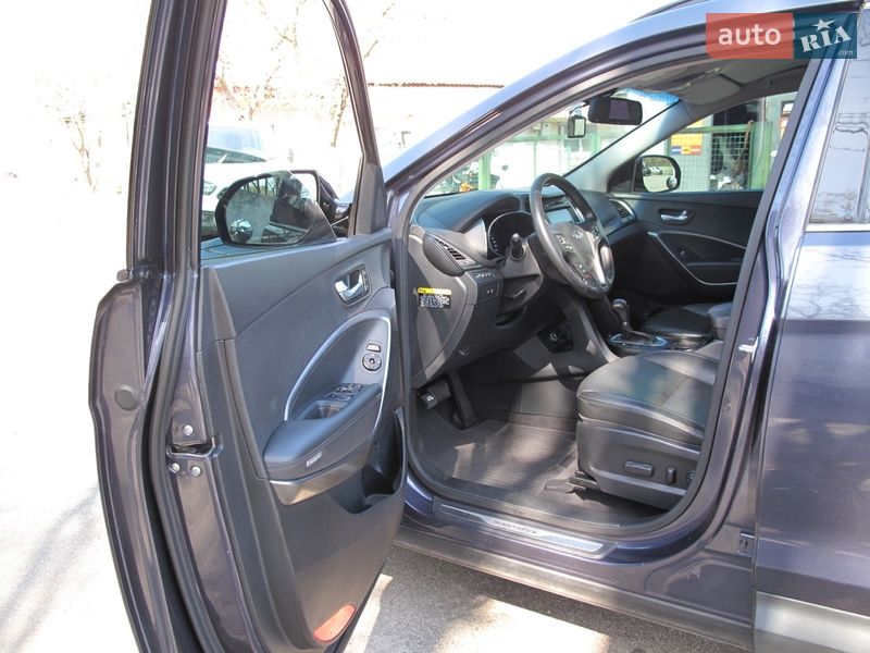 Внедорожник / Кроссовер Hyundai Santa FE 2016 в Киеве