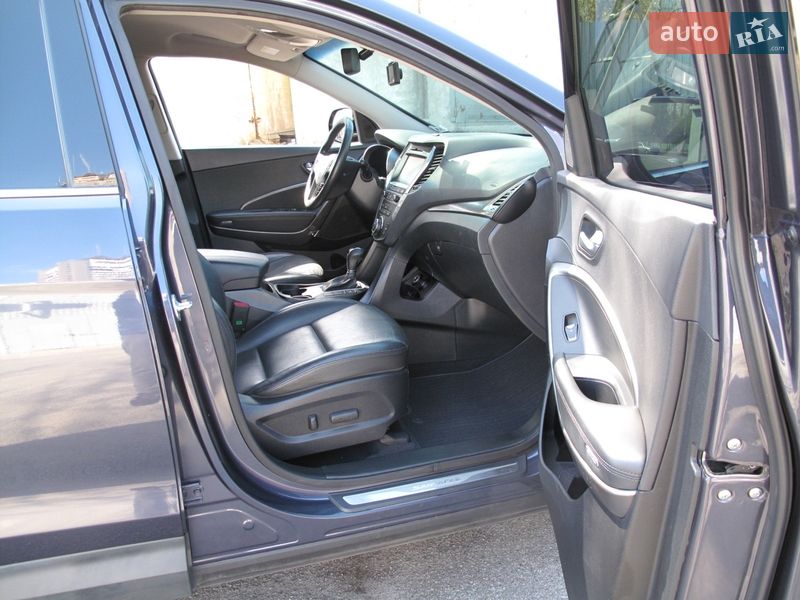 Внедорожник / Кроссовер Hyundai Santa FE 2016 в Киеве