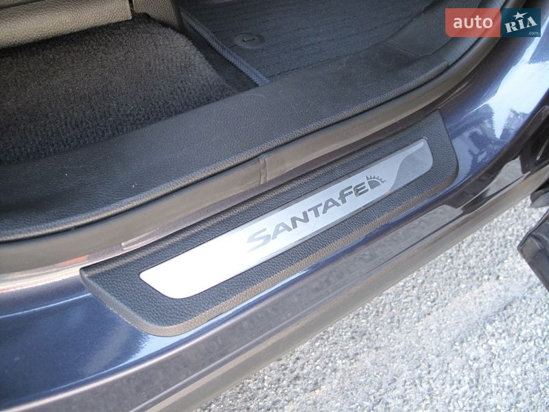 Внедорожник / Кроссовер Hyundai Santa FE 2016 в Киеве
