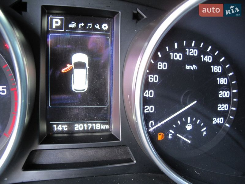 Внедорожник / Кроссовер Hyundai Santa FE 2016 в Киеве