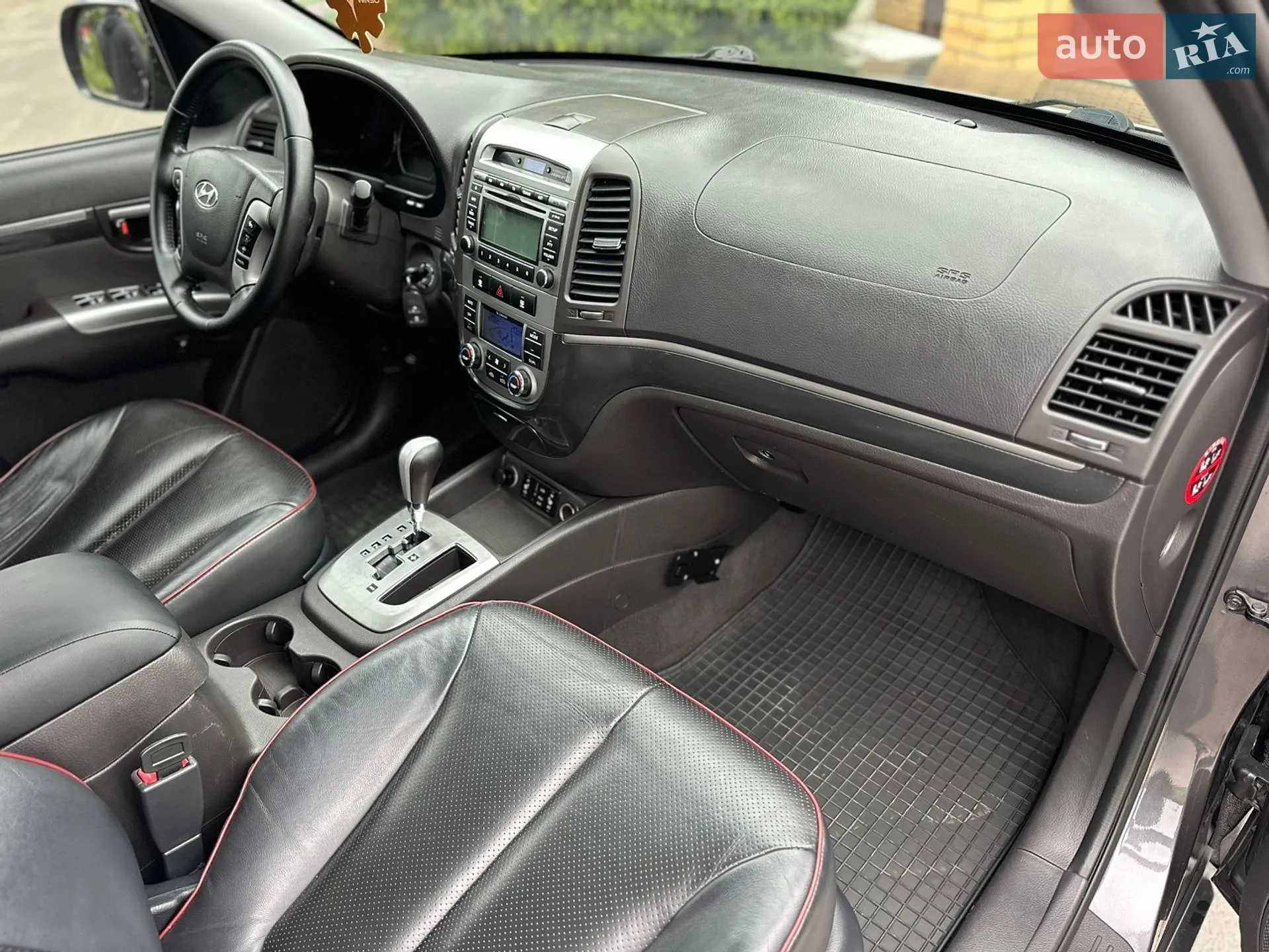 2010 Hyundai Santa Fe - мініатюра 28