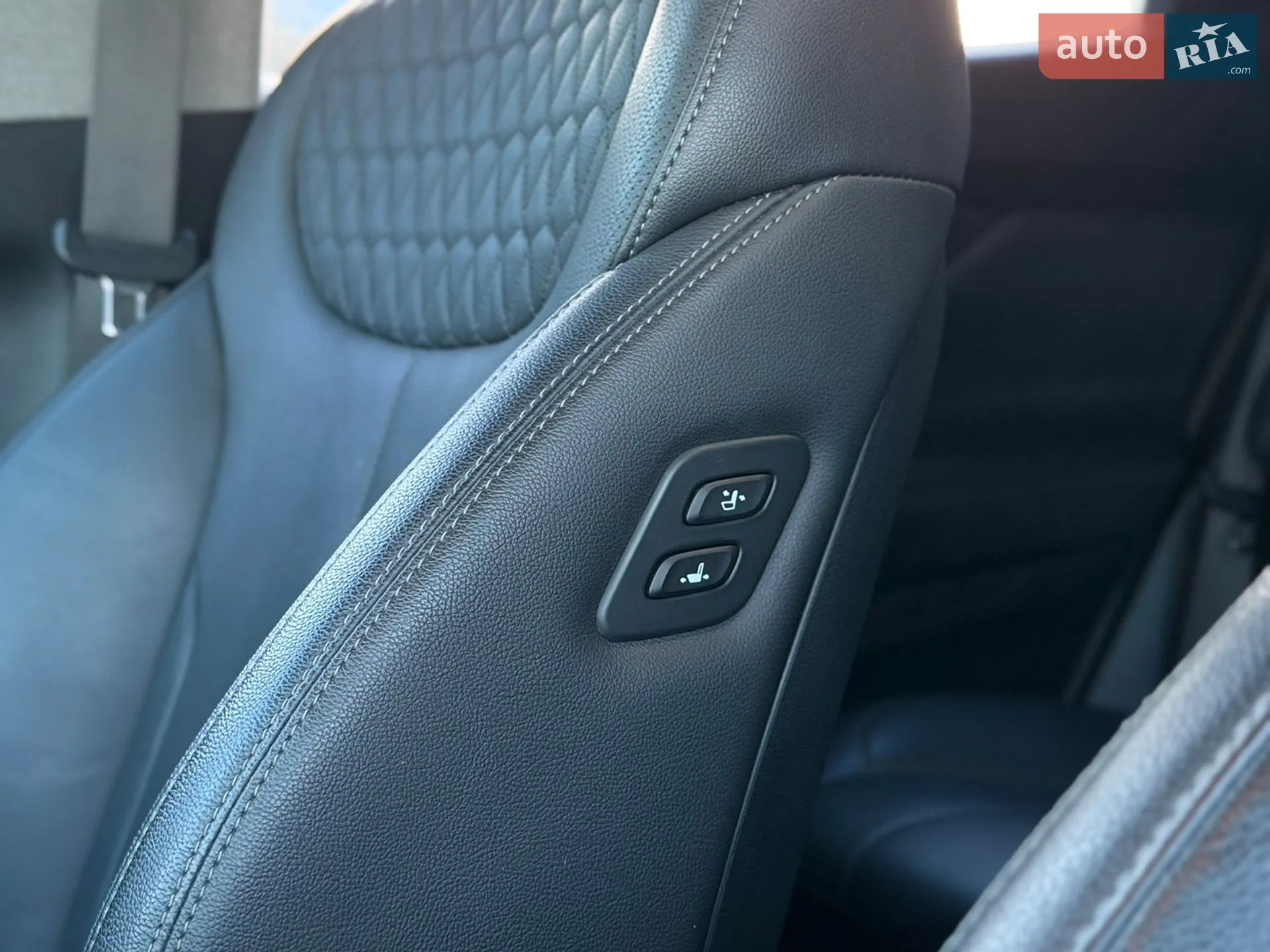 2019 Hyundai Santa Fe - мініатюра 16