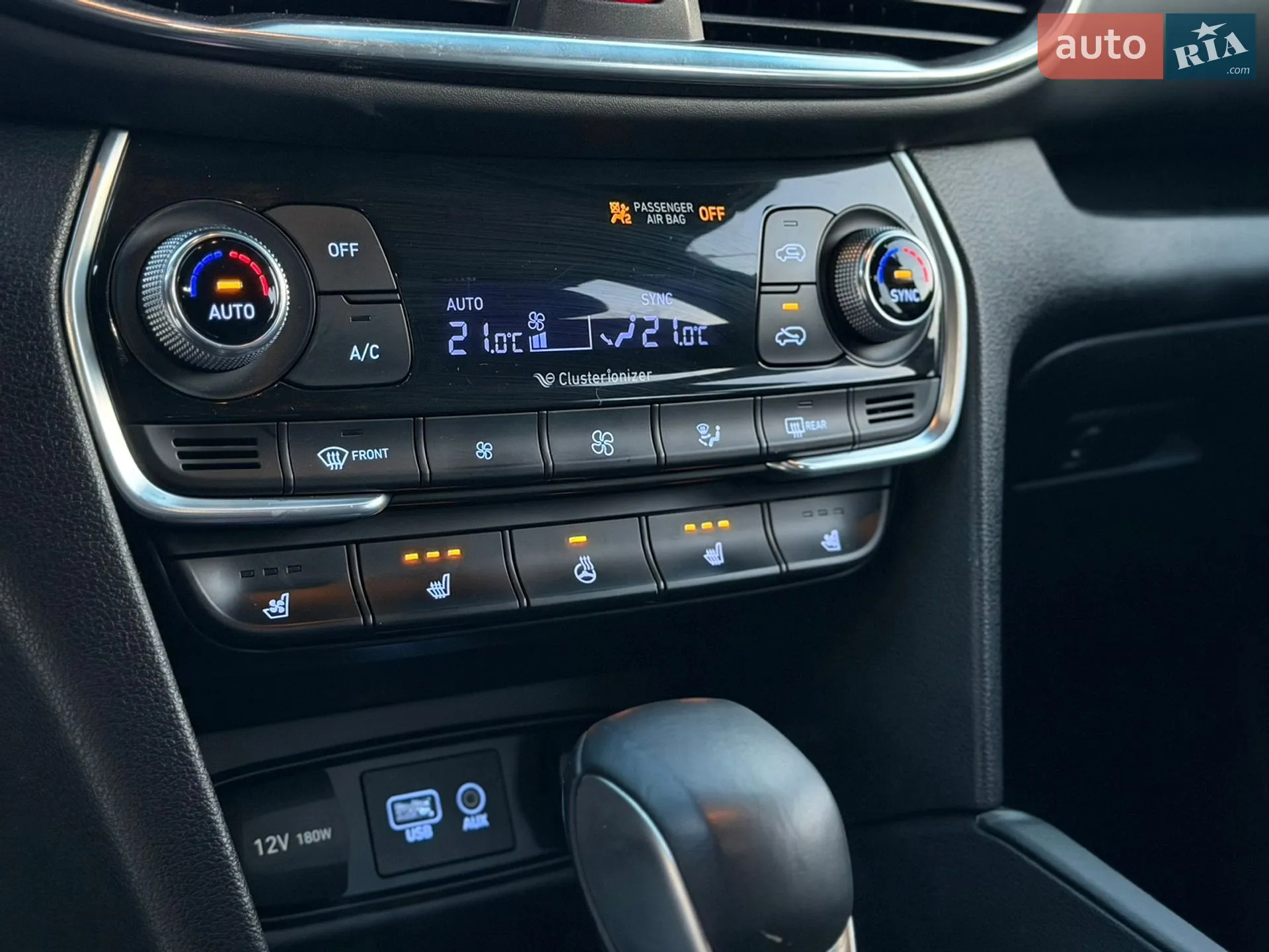 2019 Hyundai Santa Fe - мініатюра 17