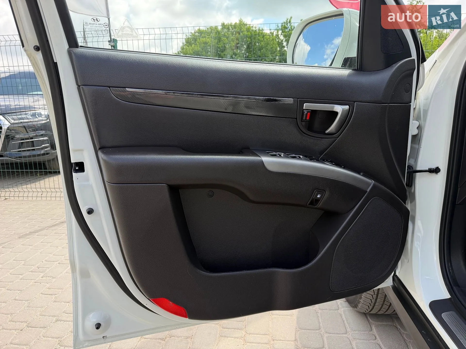 2011 Hyundai Santa Fe - мініатюра 24