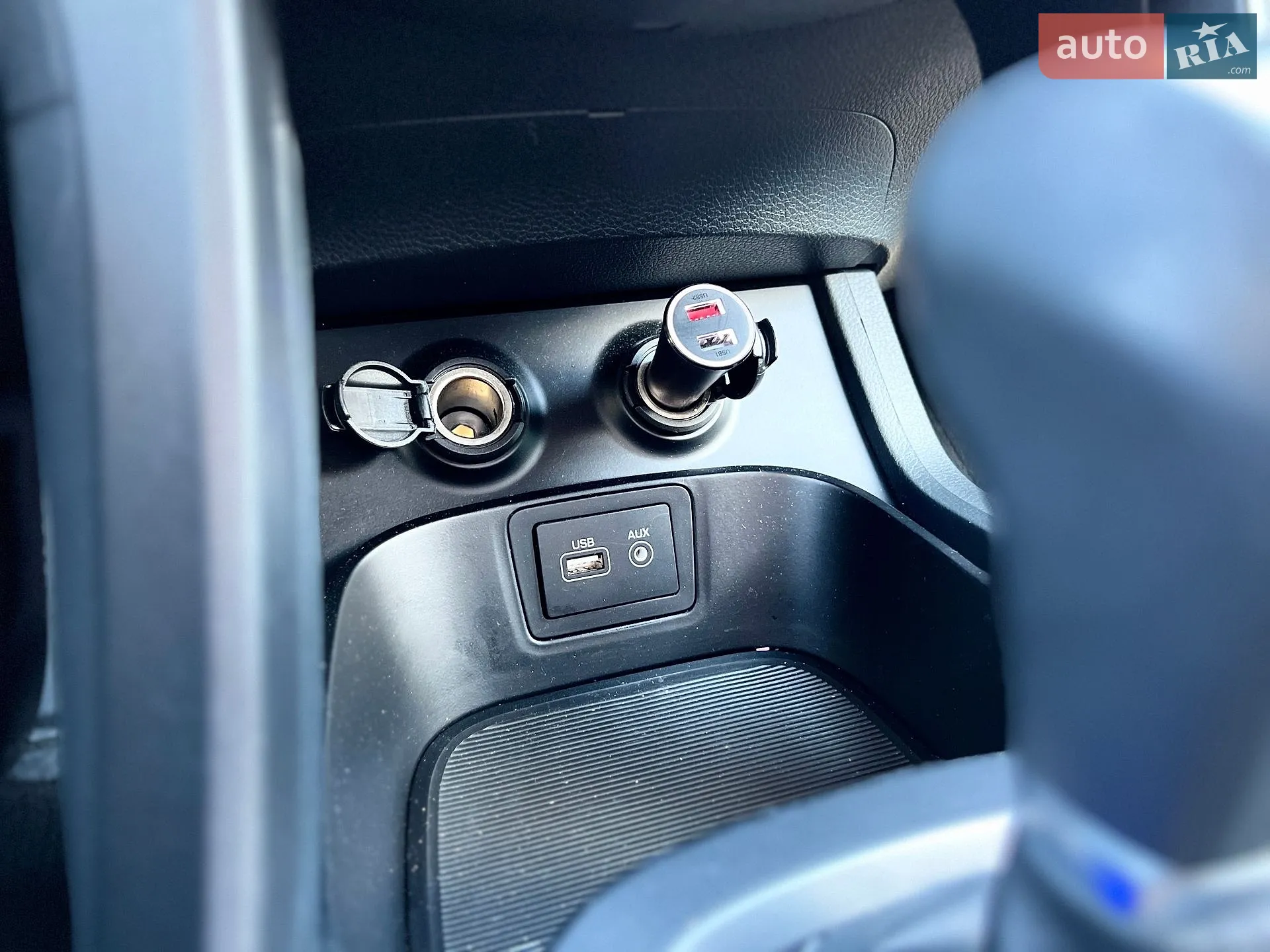 2018 Hyundai Santa Fe - мініатюра 37