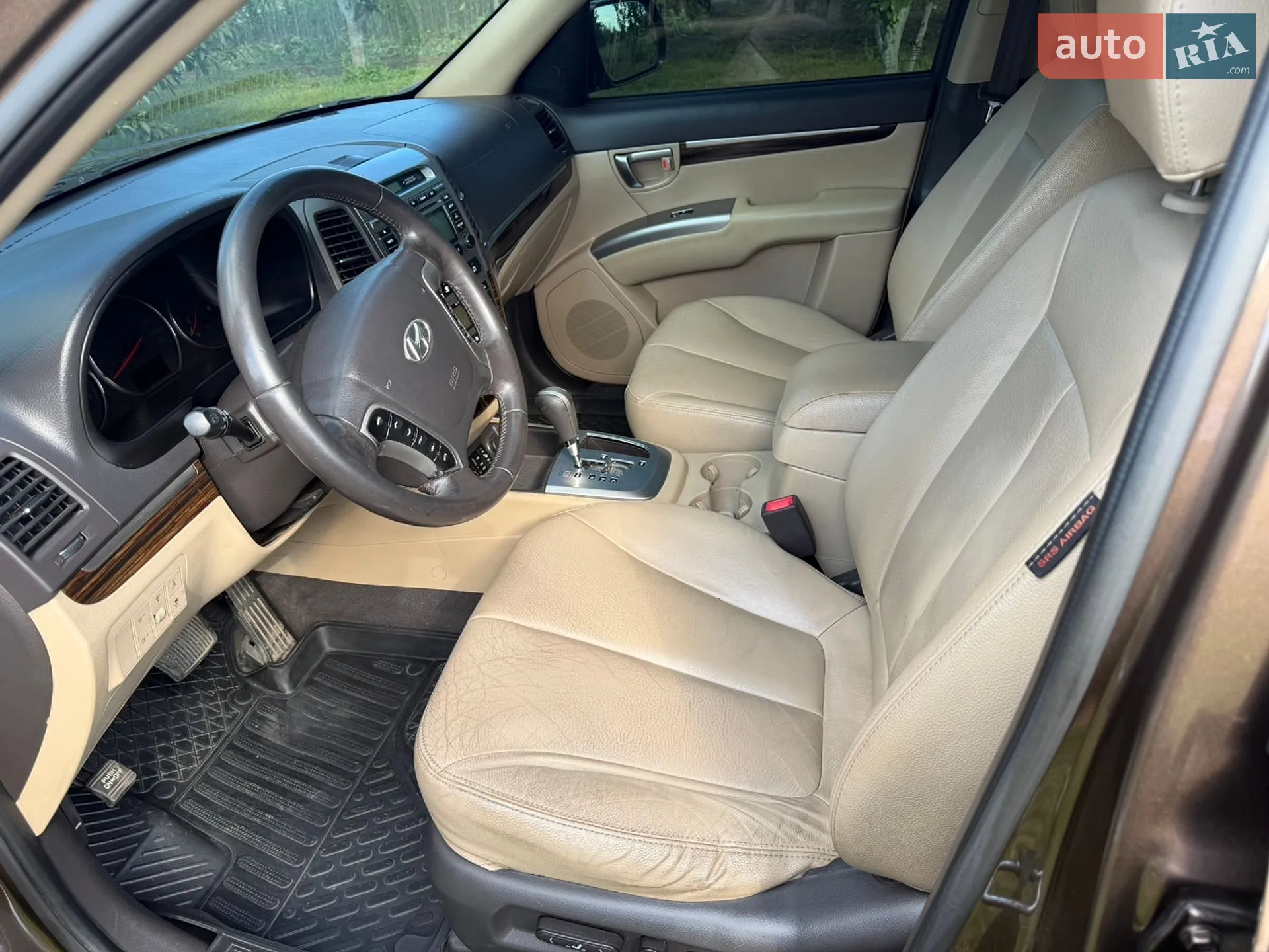 2010 Hyundai Santa Fe - мініатюра 8