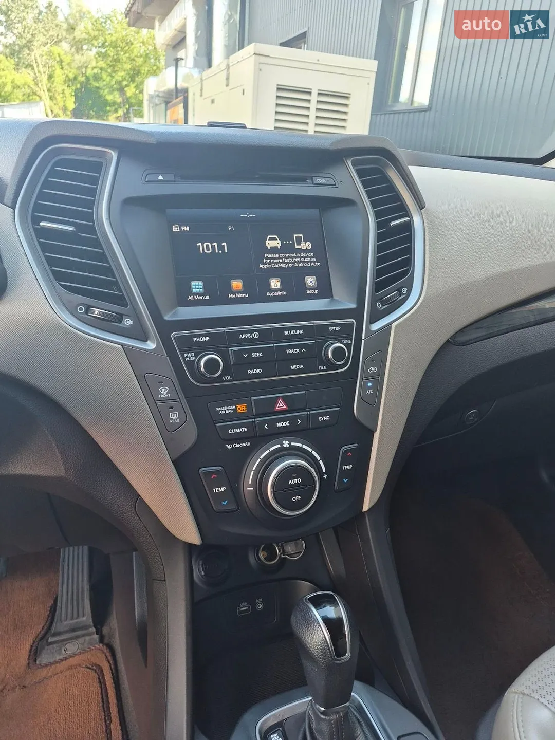 2017 Hyundai Santa Fe - мініатюра 14