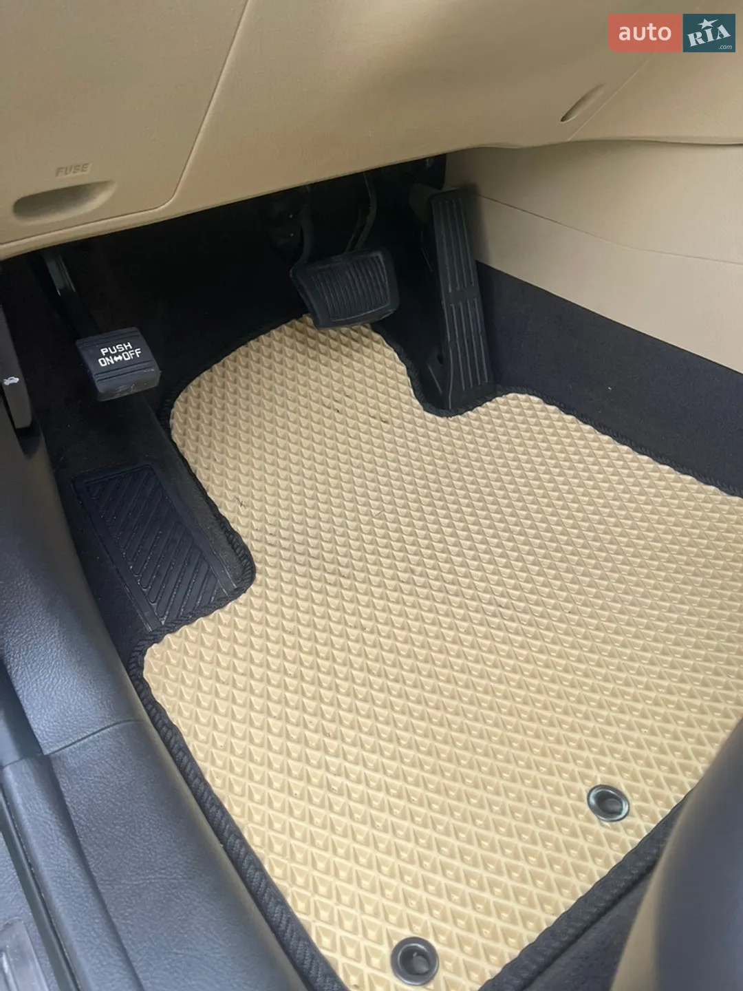 2010 Hyundai Santa Fe - мініатюра 16