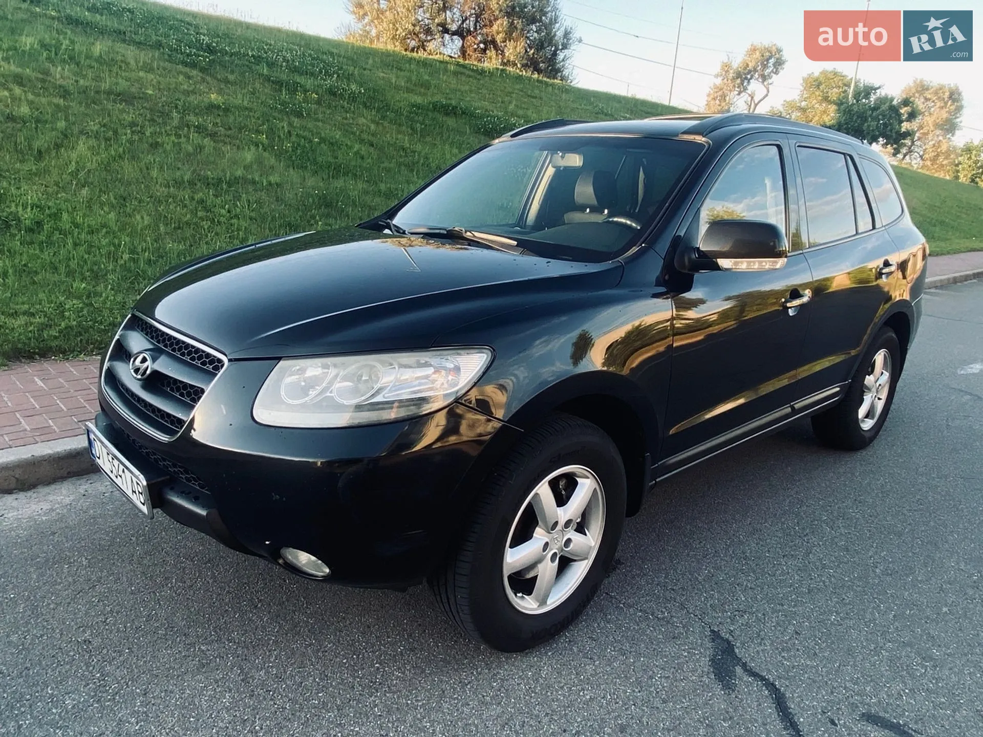 Hyundai Santa FE 2009 VIN KMHSH81WP9U460079 фото оголошення 4 з 10