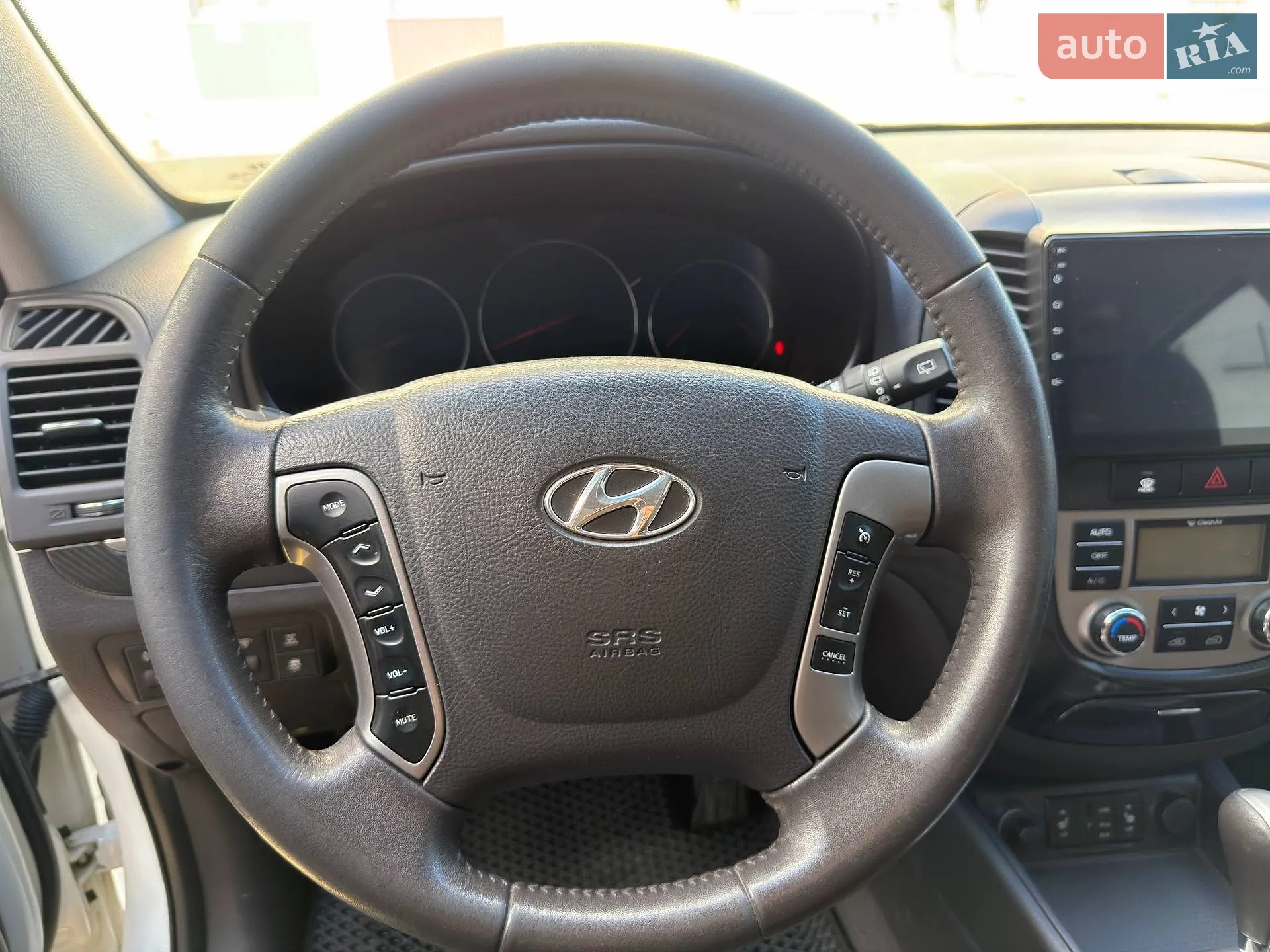 2010 Hyundai Santa Fe - мініатюра 38