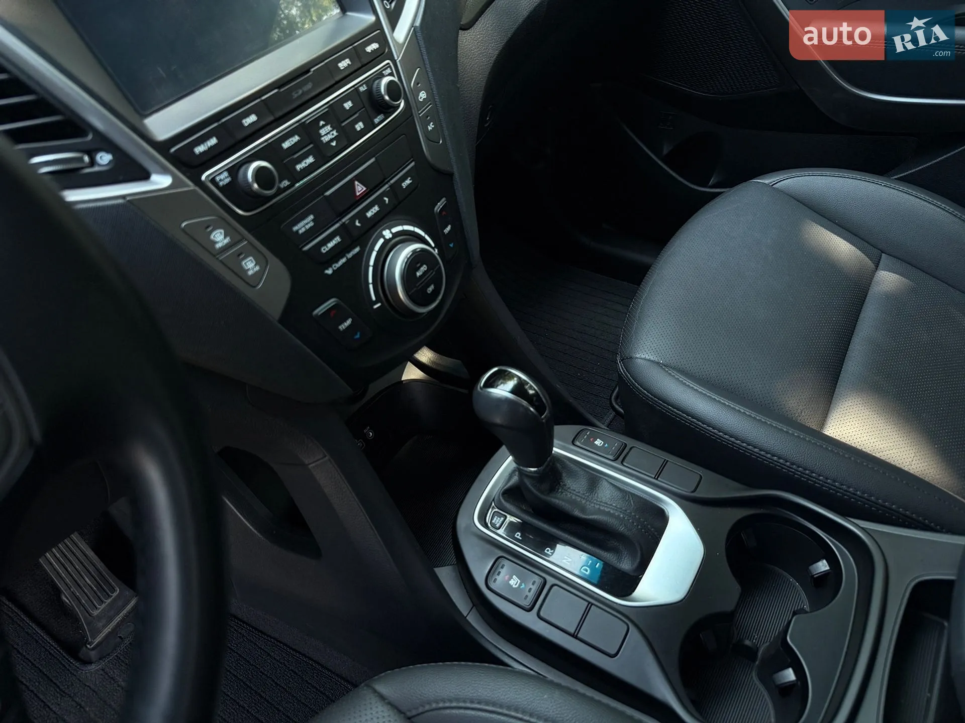 2016 Hyundai Santa Fe - мініатюра 16