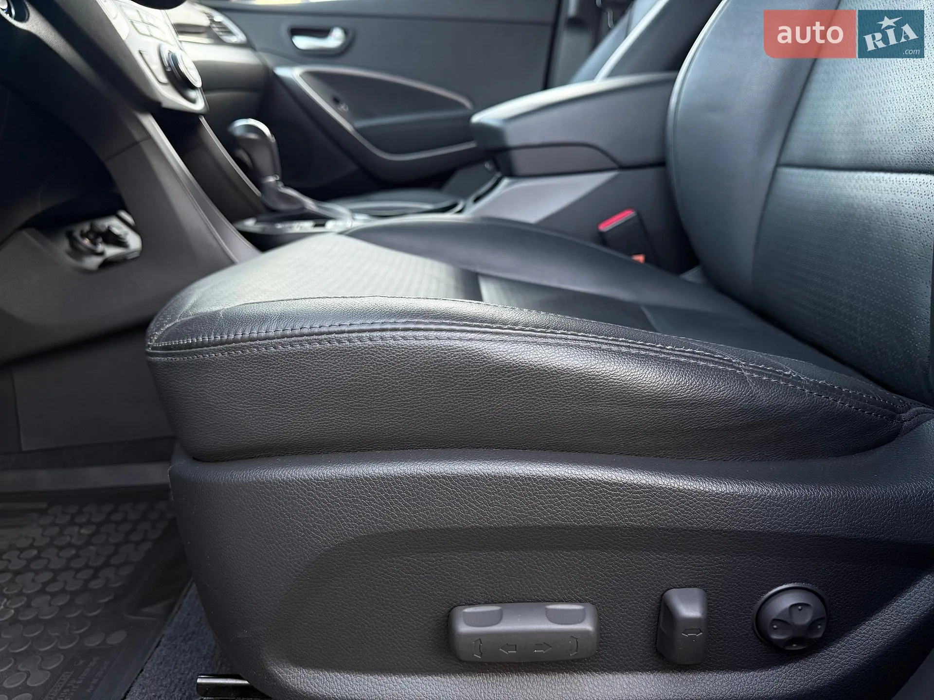 2014 Hyundai Santa Fe - мініатюра 17