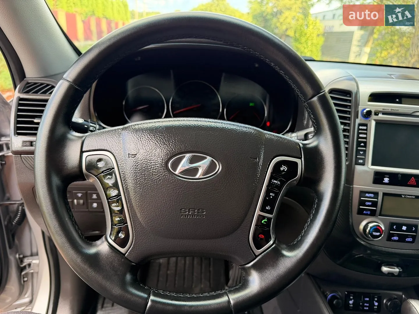 2010 Hyundai Santa Fe - мініатюра 36