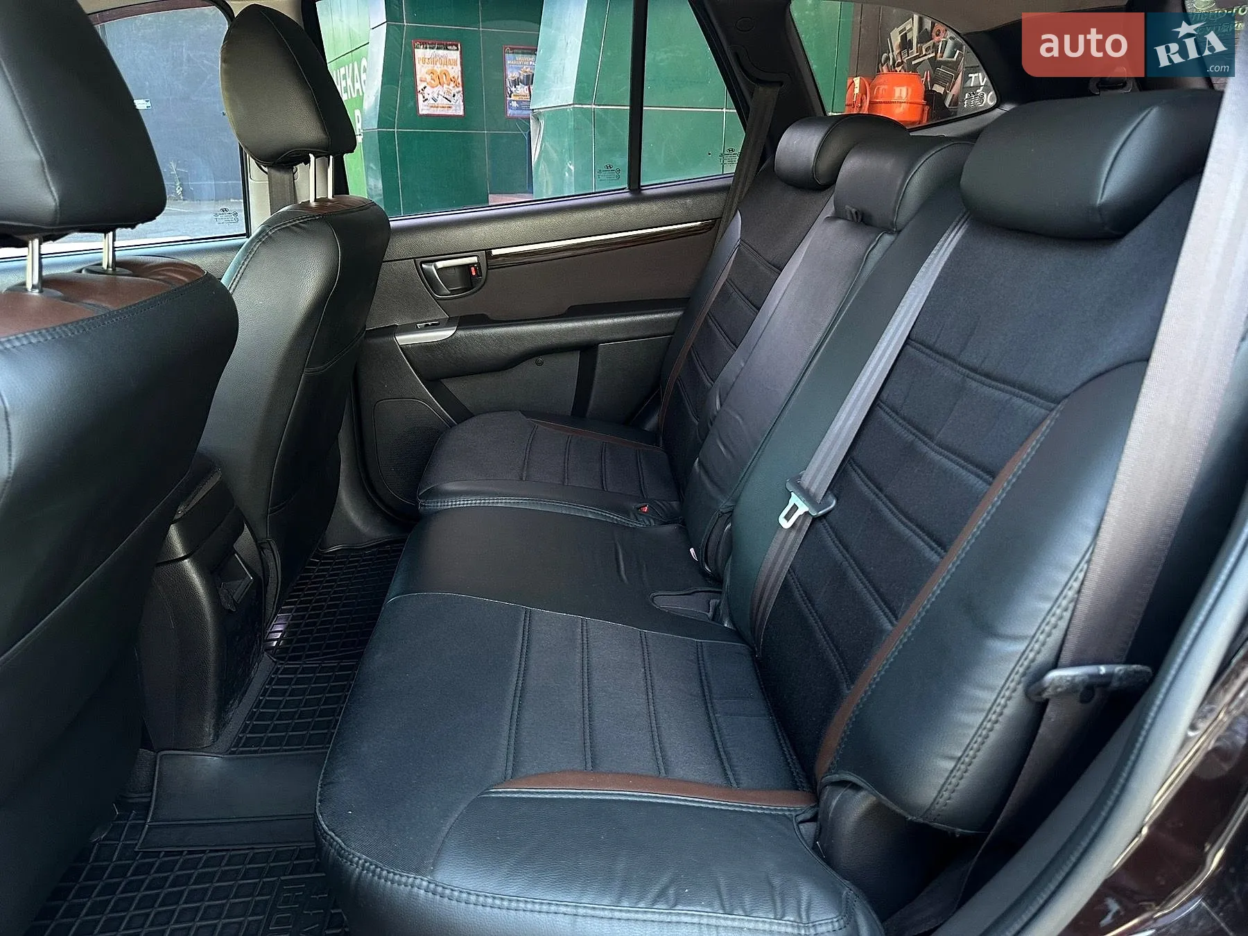 2010 Hyundai Santa Fe - мініатюра 23
