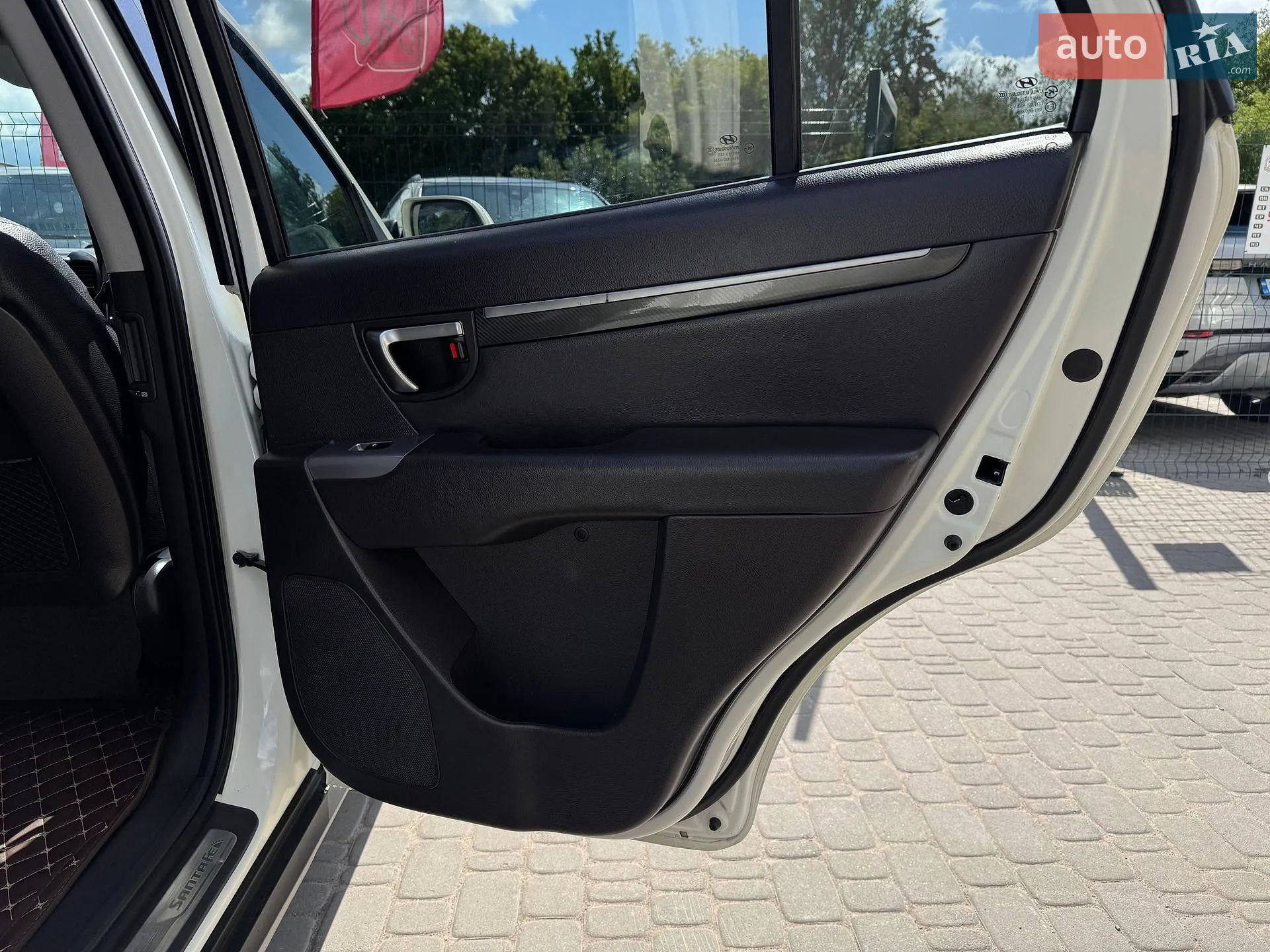 2011 Hyundai Santa Fe - мініатюра 30