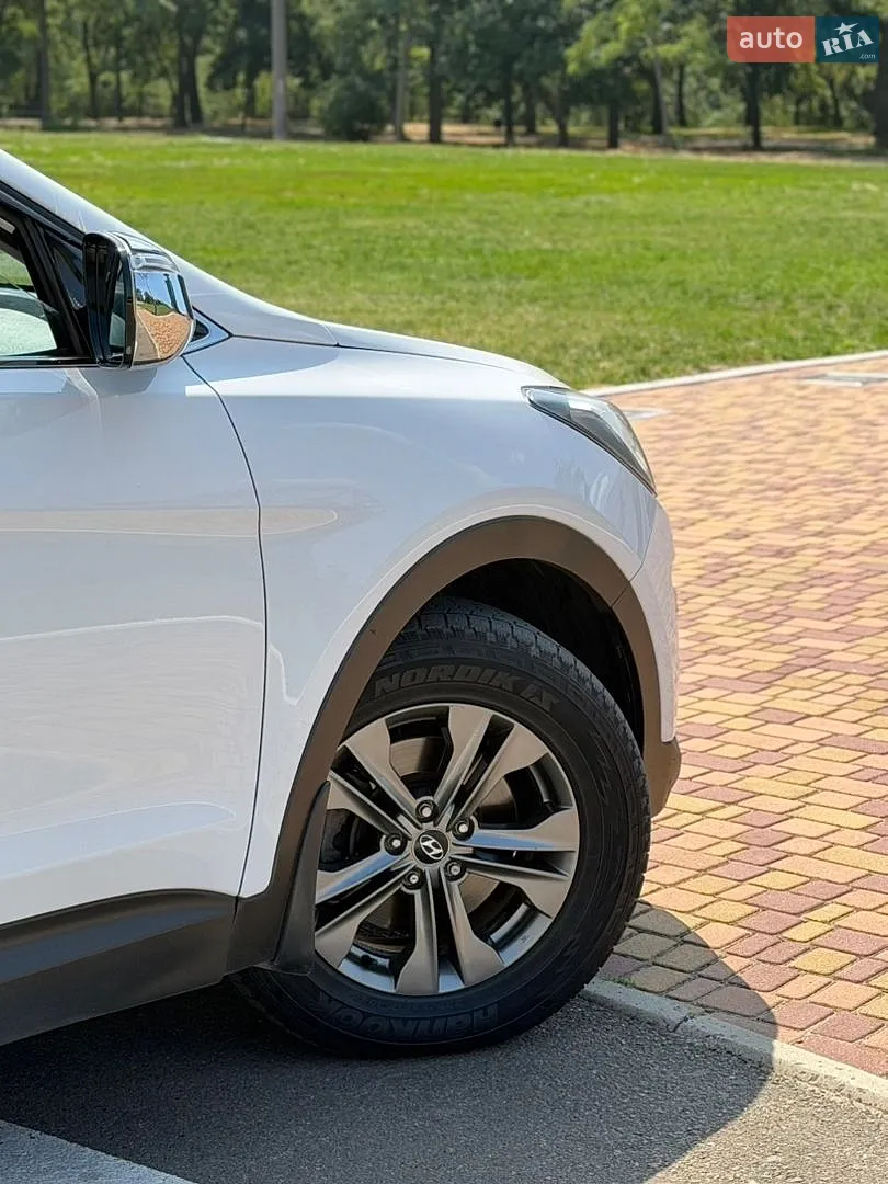 2012 Hyundai Santa Fe - мініатюра 18
